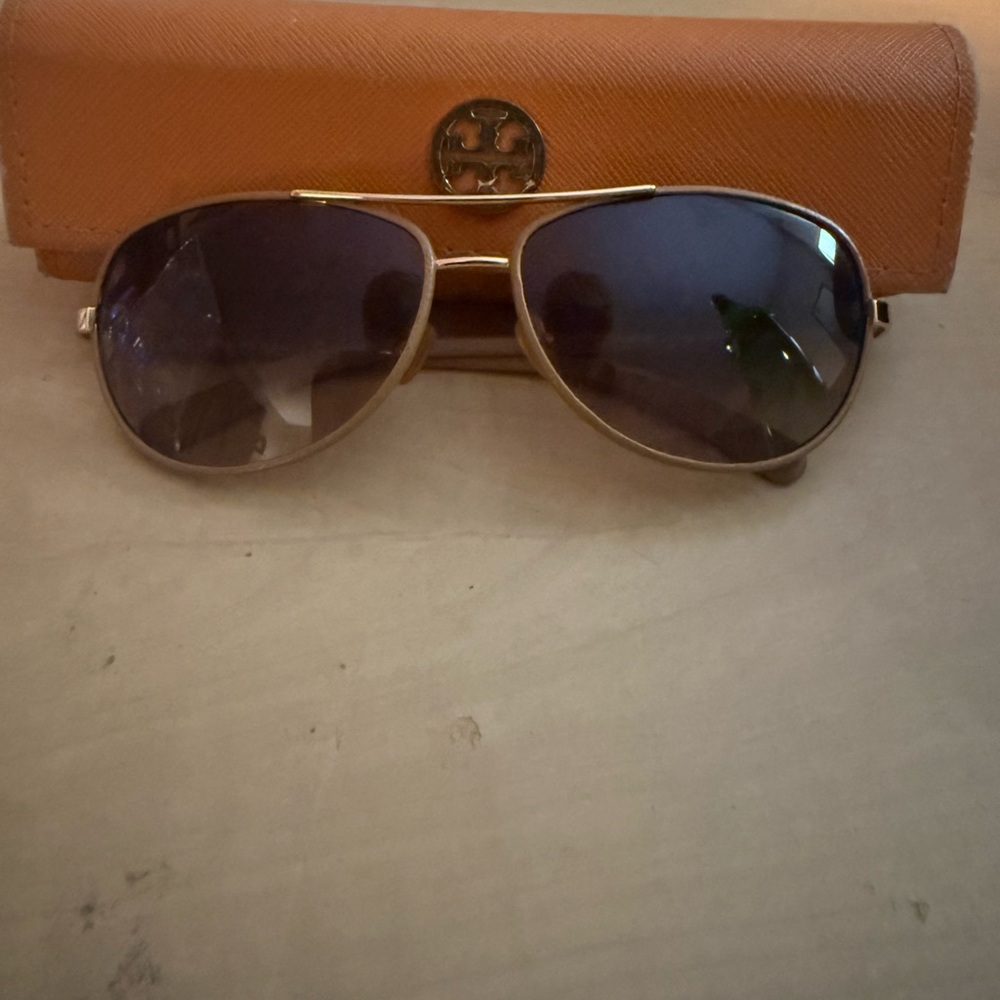 Tory Burch Stylish Gold Aviator Sunglasses with Case